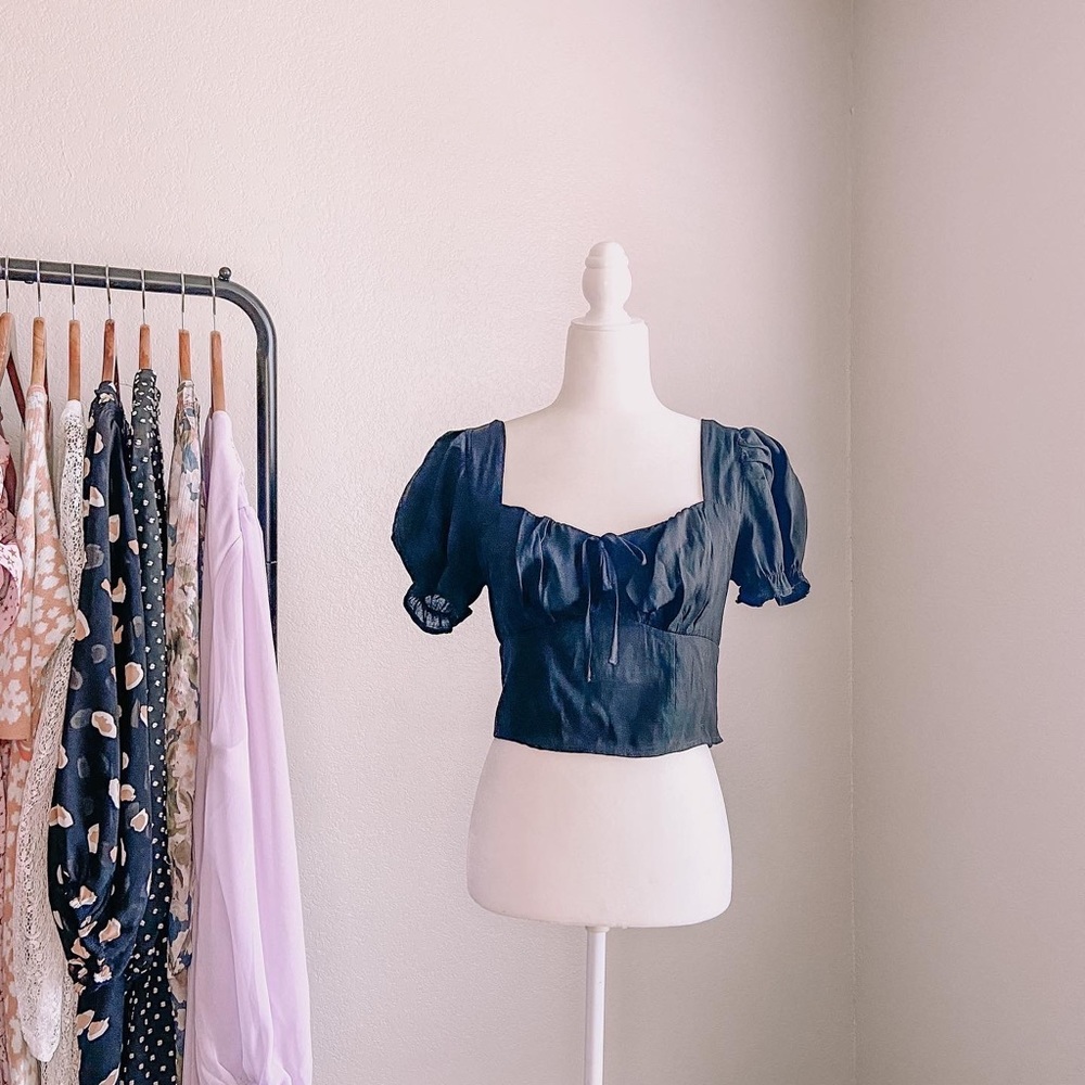 Small | Cropped Puff Sleeve Top